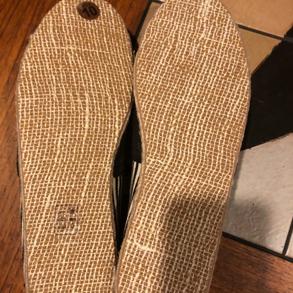 TOMS espadrilles